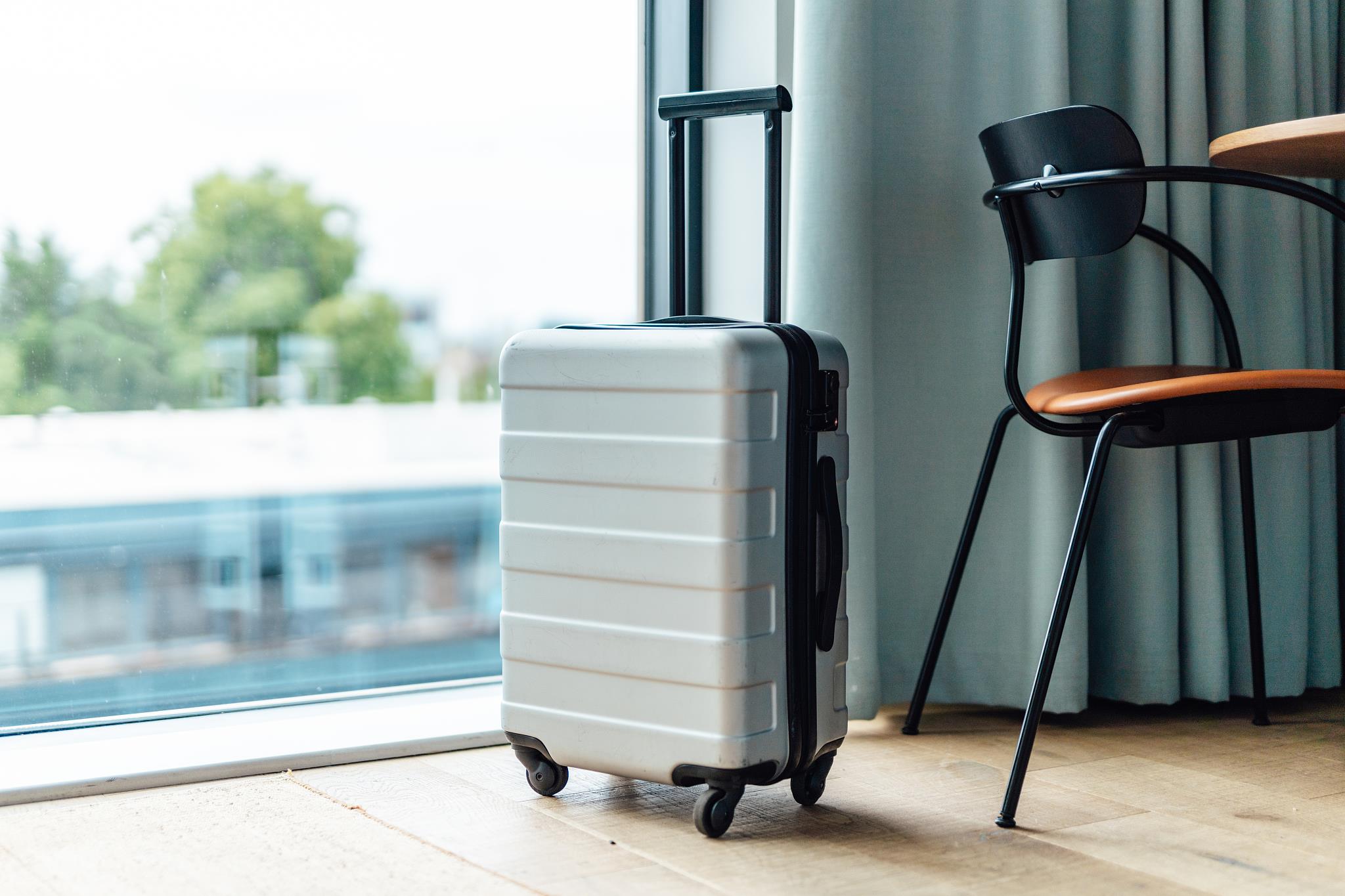 電動(dòng)行李箱為何不讓帶上公交車？一文了解攜帶含鋰電池物品規(guī)定